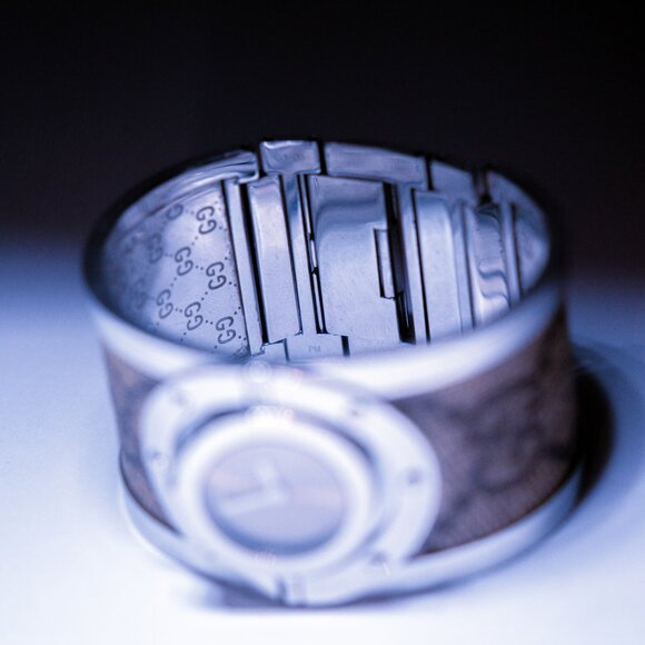 Gucci Monogram Twirl Watch - Picture 3 of 10